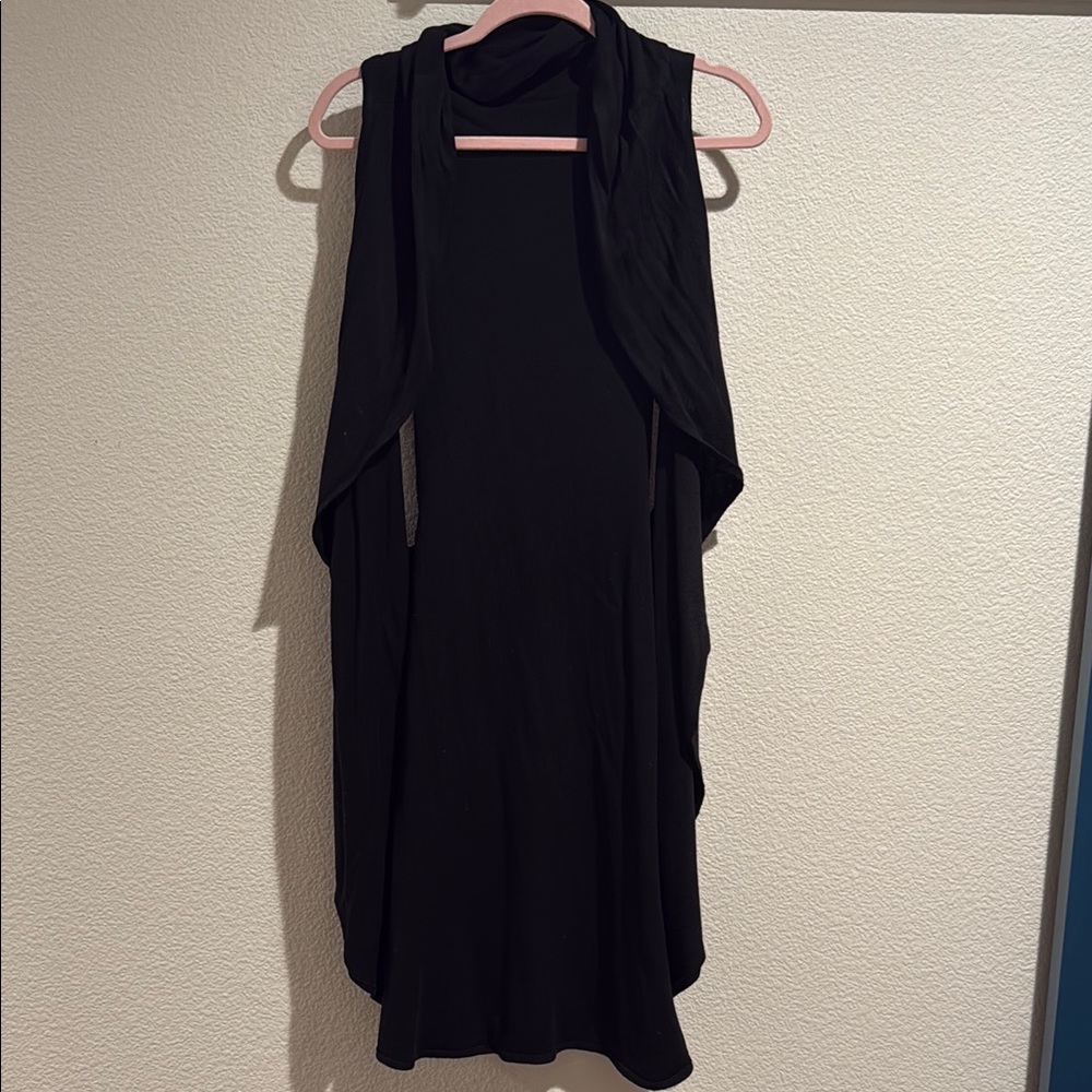 Black Sleeveless Sweater Vest